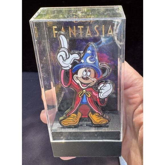 Vtg Disney Store FiGPiN Sorcerer Mickey Mouse Collectible Pin Hollywood Studios - Picture 1 of 8